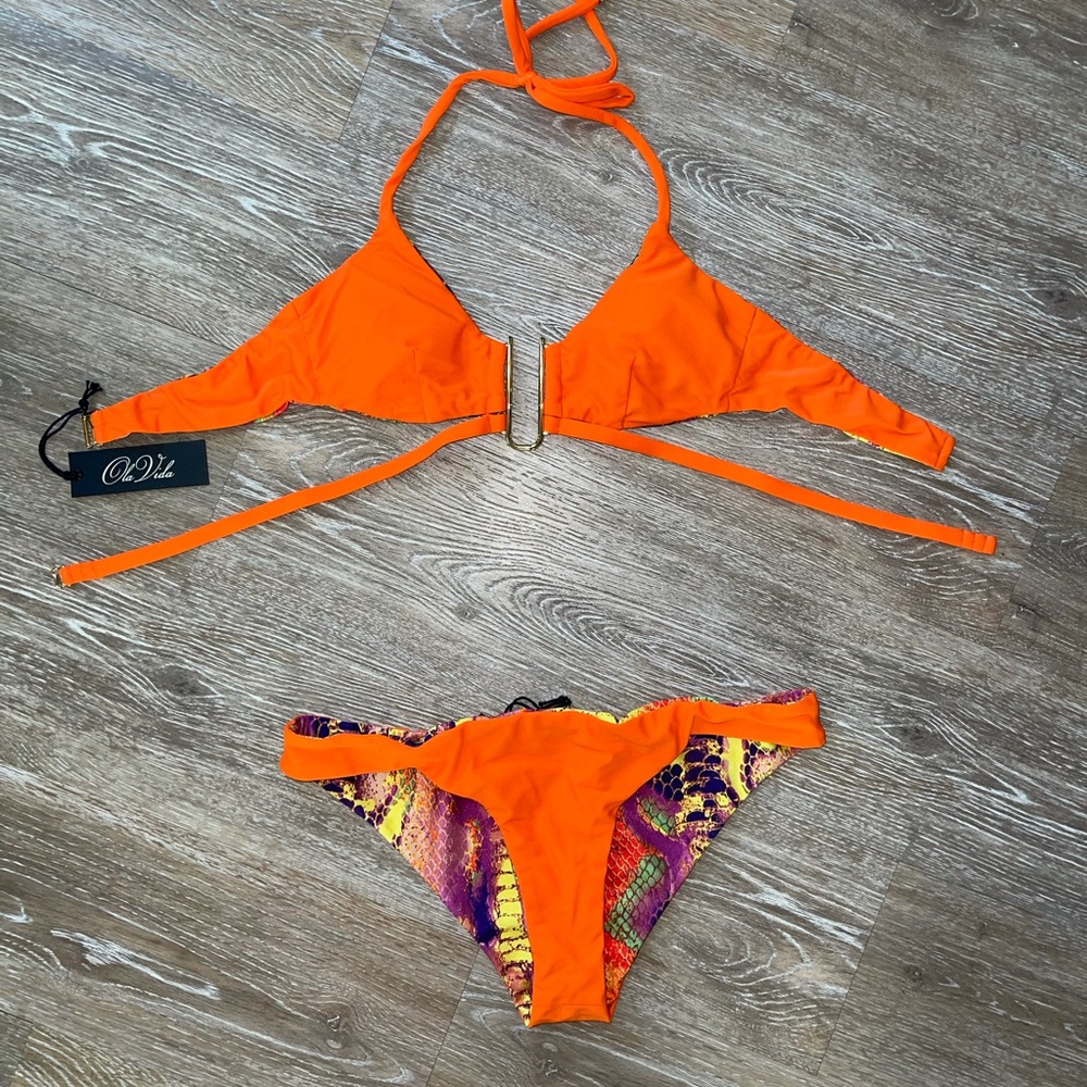 Swimsuit - Picture 2 of 6